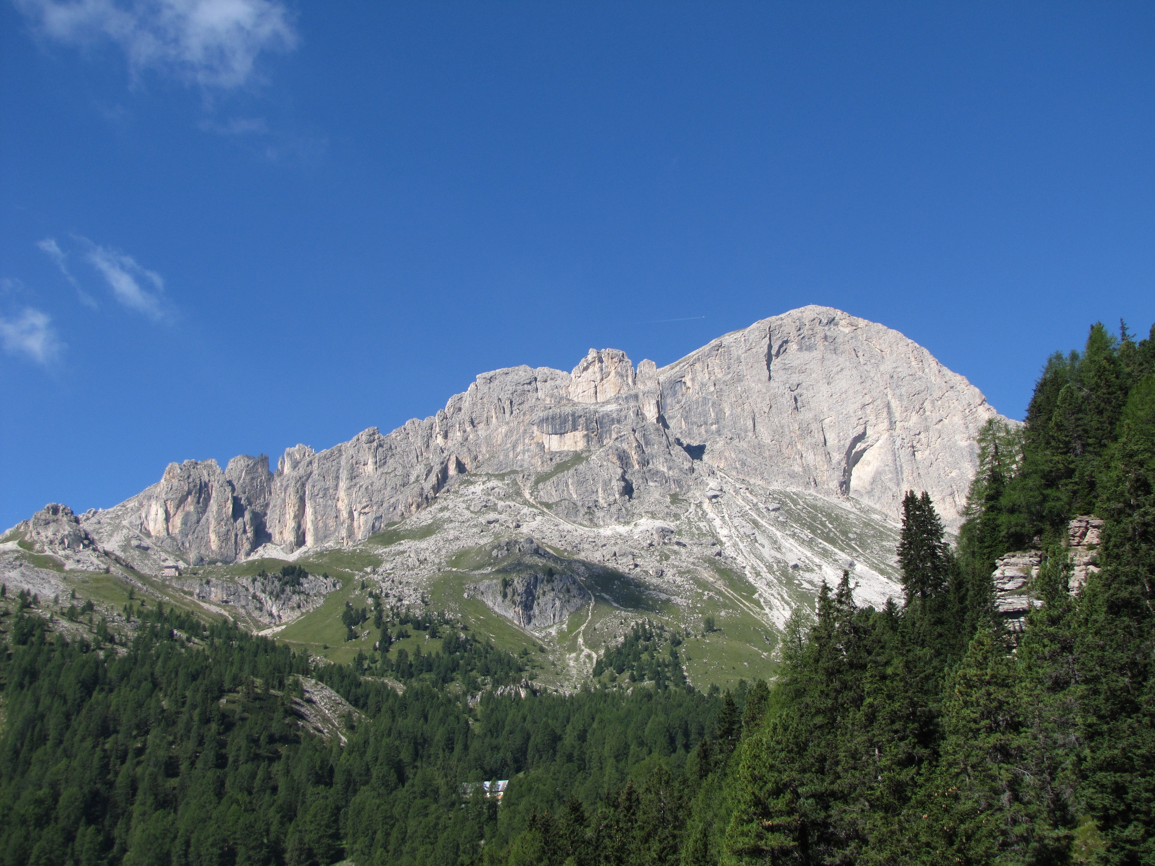 Roda di Vaèl (right)